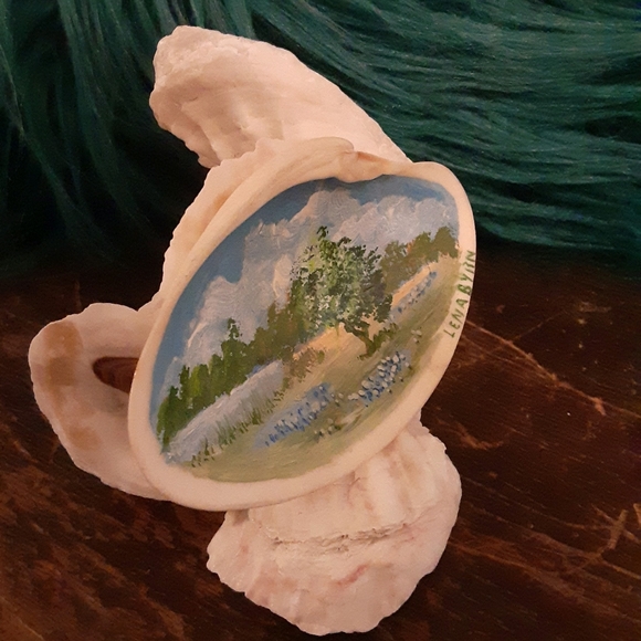 Shell Painting of a Field of Bluebonnets on an Oyster Shell Stand! - Picture 3 of 7